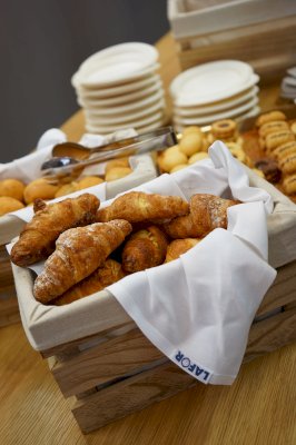 IMG#1 Del Conca by zXz A Glance at Appetizers at Cersaie Stands ;)