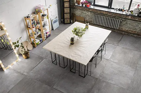 Grundflise, Effekt beton, Farve grå,sort, Glaseret porcelænsstentøj, 121x121 cm, Overflade mat