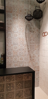 Carrelage céramique Gatsby de fabrication Ceramicas Aparici, Style patchwork, Effet métal