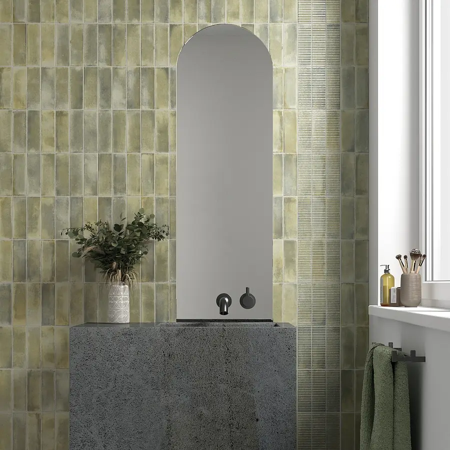 Background tile, Effect brick, Color green, Glazed porcelain stoneware, 6x18.6 cm, Finish Textured