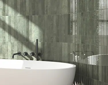 Background tile, Effect other stones, Color green, Glazed porcelain stoneware, 5x40 cm, Finish glossy