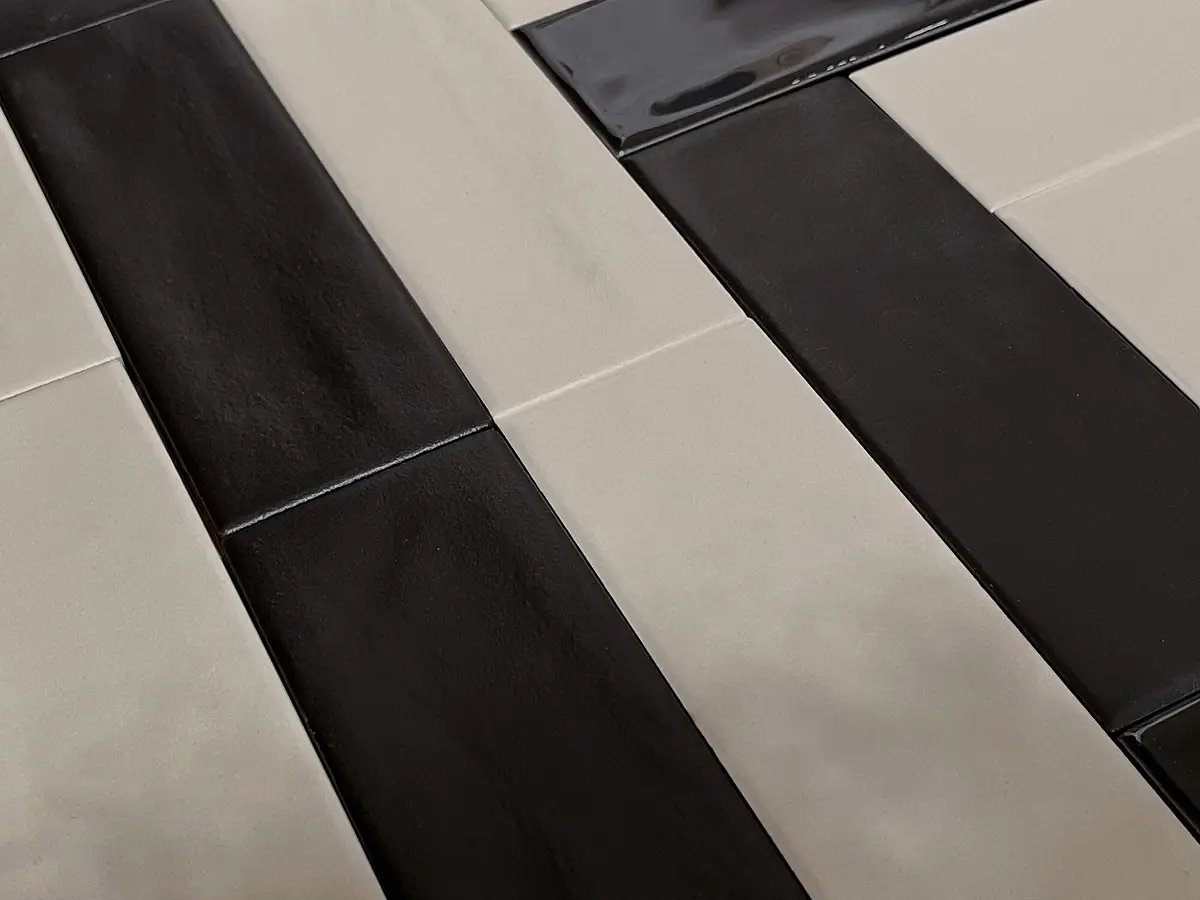 Background tile, Effect unicolor, Color white, Glazed porcelain stoneware, 4.8x14.6 cm, Finish antislip