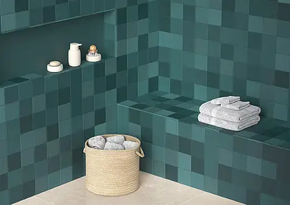 Background tile, Effect unicolor, Color green, Glazed porcelain stoneware, 12.3x12.3 cm, Finish matte