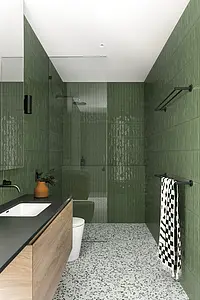 Basistegels, Effect terrazzo look, Kleur groene, Ongeglazuurd porseleinen steengoed, 120x120 cm, Oppervlak antislip