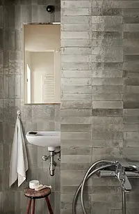 Bakgrundskakel, Färg grå, Stil zellige, Glaserad granitkeramik, 6x24 cm, Yta blank