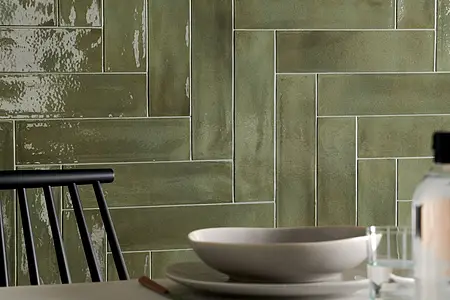 Effect unicolor, Color green, Background tile, Glazed porcelain stoneware, 7.5x30 cm, Finish glossy