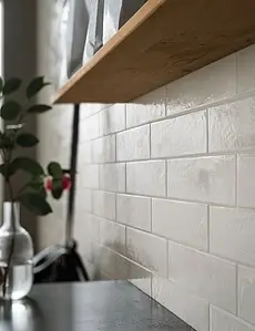 Background tile, Effect brick, Color white, Glazed porcelain stoneware, 7.5x30 cm, Finish glossy