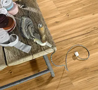 Background tile, Effect wood, Color brown, Vinyl, 22.9x121.9 cm, Finish antislip