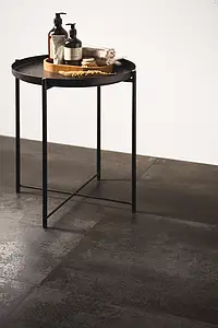 Bakgrunnsflis, Effekt metall, Farge svart, Uglasert porselenssteintøy, 60x60 cm, Overflate sklisikker