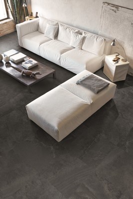 Ceramiche Provenza In-Essence IN-ESSENCE_COMPOSTO-ANTRACITE-60x60-Amb-Living-coccodrillo