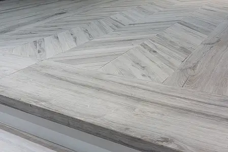 Piastrella di fondo, Effetto legno, Colore grigio, Gres porcellanato smaltato, 30.5x50.6 cm, Superficie opaca