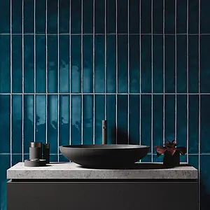 Azulejo base, Color azul oscuro, Estilo zellige, Cerámica, 5x25 cm, Acabado brillo