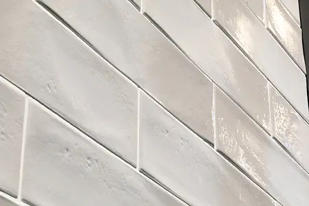 Bakgrundskakel, Textur enfärgad, Färg vit, Glaserad granitkeramik, 7.5x30 cm, Yta halvblank
