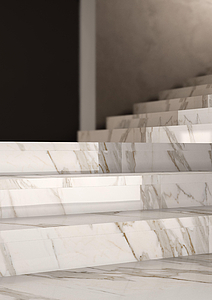 Keramische tegels Purity of Marble geproduceerd door Ceramiche Supergres, Steenlook effect
