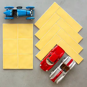 Azulejo base, Efecto monocolor, Color amarillo, Cerámica, 12.4x12.4 cm, Acabado brillo
