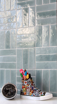 Background tile, Color green, Style handmade, Glazed porcelain stoneware, 5x15 cm, Finish glossy