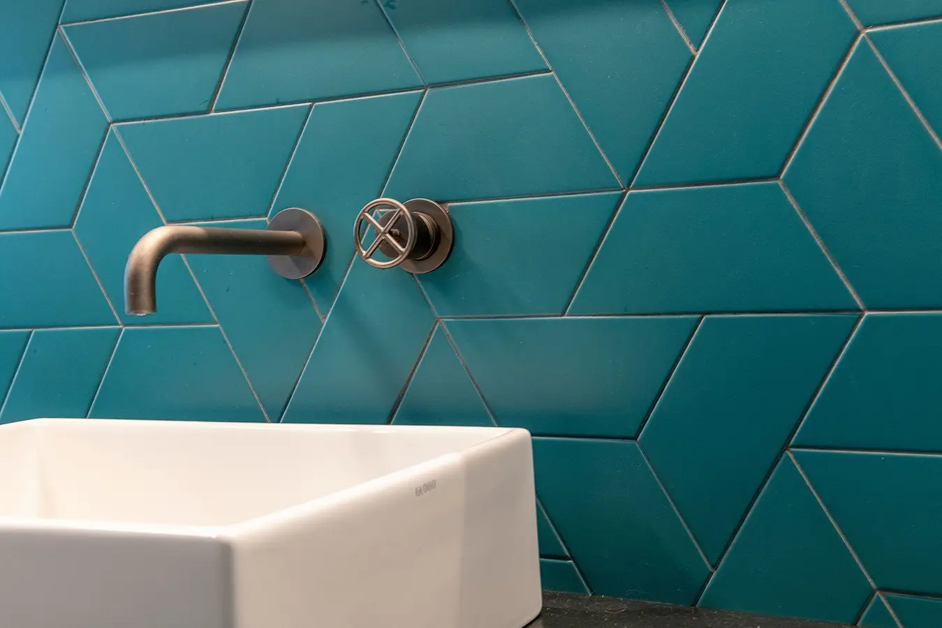 Background tile, Effect unicolor, Color green, Glazed porcelain stoneware, 10x23 cm, Finish matte