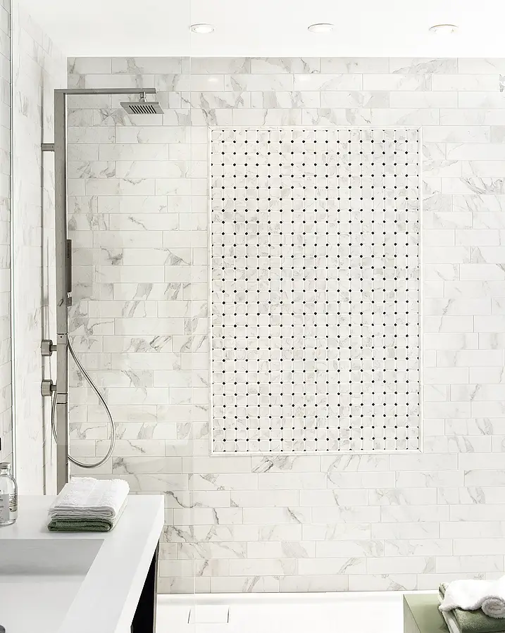 Mosaic tile, Effect calacatta, Color white, Style designer, Glazed porcelain stoneware, 30x30 cm, Finish Honed