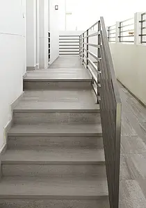 Farve grå, Trappe, Uglaseret porcelænsstentøj, 32x120 cm, Overflade skridsikker